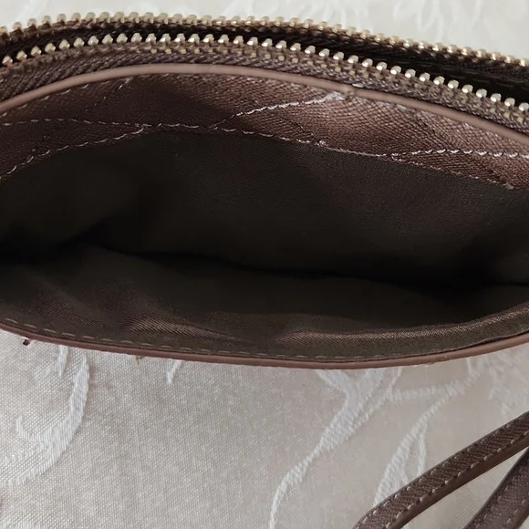 BCBG Paris clutch wristlet tan and gold - Picture 5 of 7